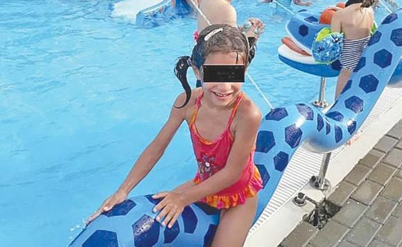 Răsturnare de situație în cazul Gabrielei, fetița din Bocșa! Executorul judecătoresc nu și-a făcut apariția. „S-a speriat”