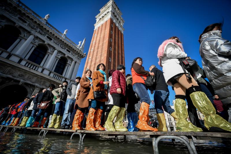 Imagini dramatice. Veneția se află 70% sub ape, după o nouă zi de ploi: "Orașul adorat de turișt a fost distrus"