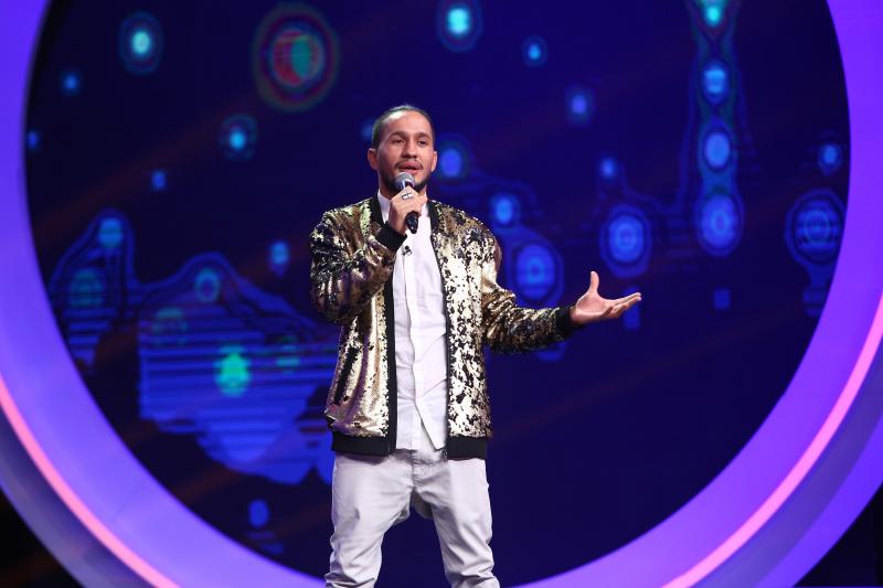 Ți-l mai amintești pe: "A fost odată ca-n povești"?? A revenit la iUmor și recită "Deșteaptă-te române!"