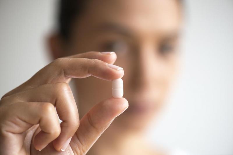 Milioane de români iau acest medicament, fără să știe efectul secundar! Te poate costa viața