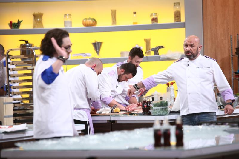 Tensiuni imense și răbufniri uluitoare la „Chefi la cuțite”! Cătălin Scărlătescu, negru de supărare! Ceartă cu Sorin Bontea și Florin Dumitrescu! Sabotaj subtil în proba individuală! „Mediiic!”