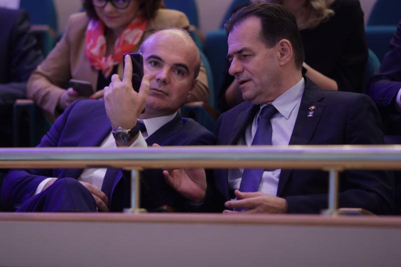 LIVE TEXT. Klaus Iohannis, pus la zid de un student: „De ce nu ați invitat jurnaliști care să vă pună întrebări incomode?”