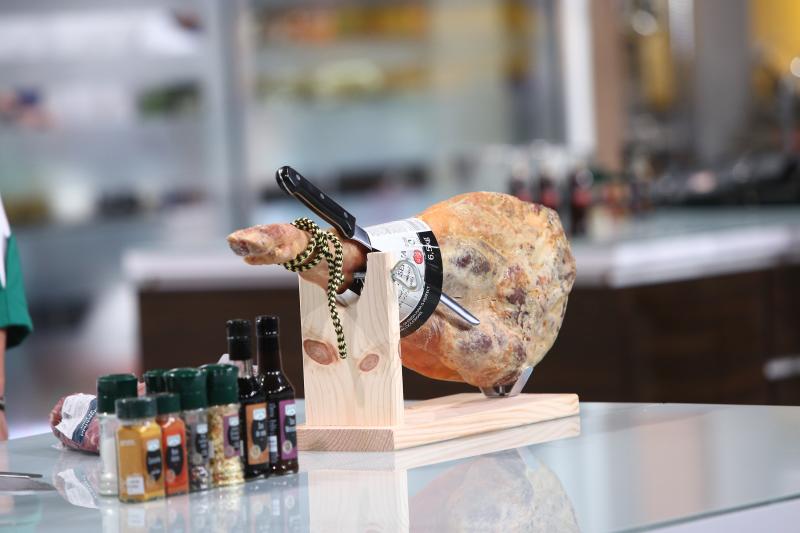 Jamón Serrano marca LIDL, vedetă în farfuriile Chefi la cuțite