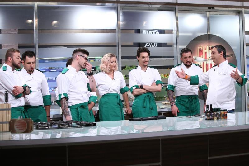 Chef Scãrlãtescu a pierdut doi oameni în primele douã battle-uri Chefi la cuţite