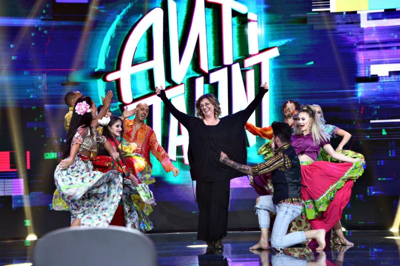 Duminică, de la 20:00, pe Antena 1, Carmen Tănase, dezvăluiri la Antitalent: ”Am vrut să fac medicină veterinară”