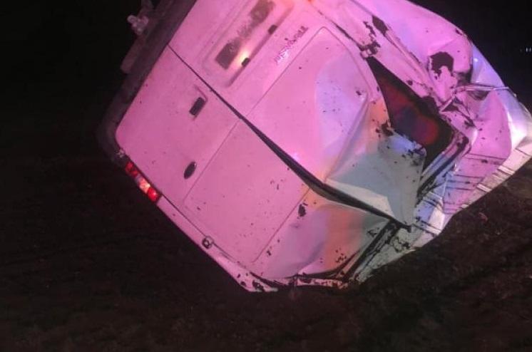 13 focuri de armă și o urmărire ca-n filme, la Brăila! Șoferul a făcut praf duba polițiștilor | FOTO