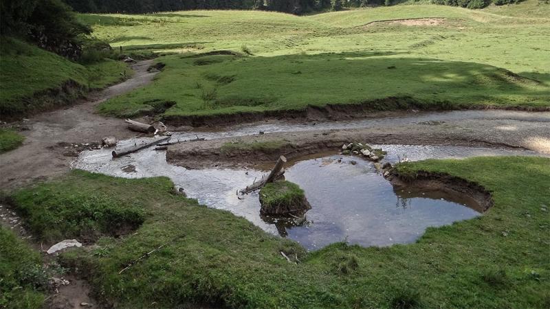 Miracol în România! Apele apar și dispar în mod misterios, de câteva ori pe an. Locul a devenit rezervație naturală