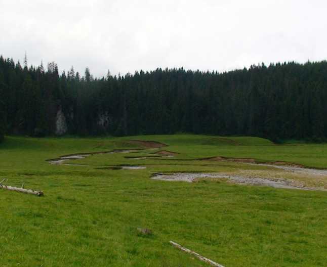 Miracol în România! Apele apar și dispar în mod misterios, de câteva ori pe an. Locul a devenit rezervație naturală