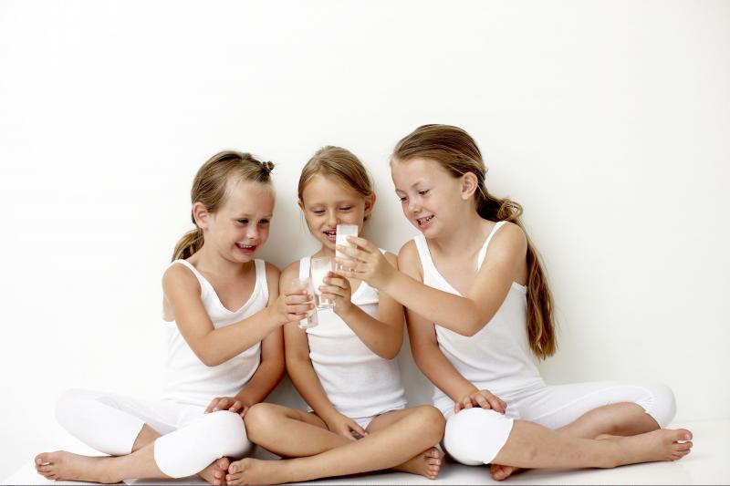 Este laptele de vacă toxic sau sănătos? În ce cantități trebuie consumat și ce trebuie să avem în vedere atunci când îl alegem de pe raft?