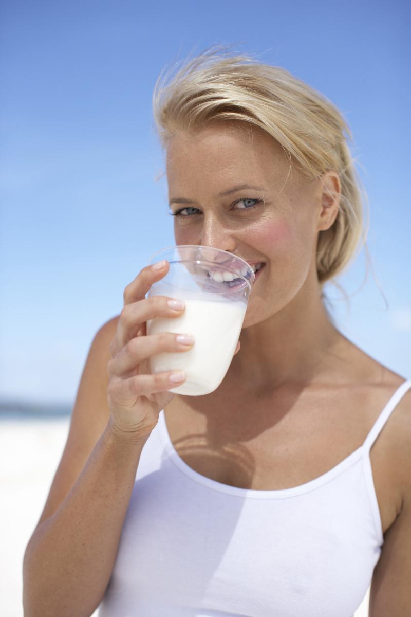 Este laptele de vacă toxic sau sănătos? În ce cantități trebuie consumat și ce trebuie să avem în vedere atunci când îl alegem de pe raft?