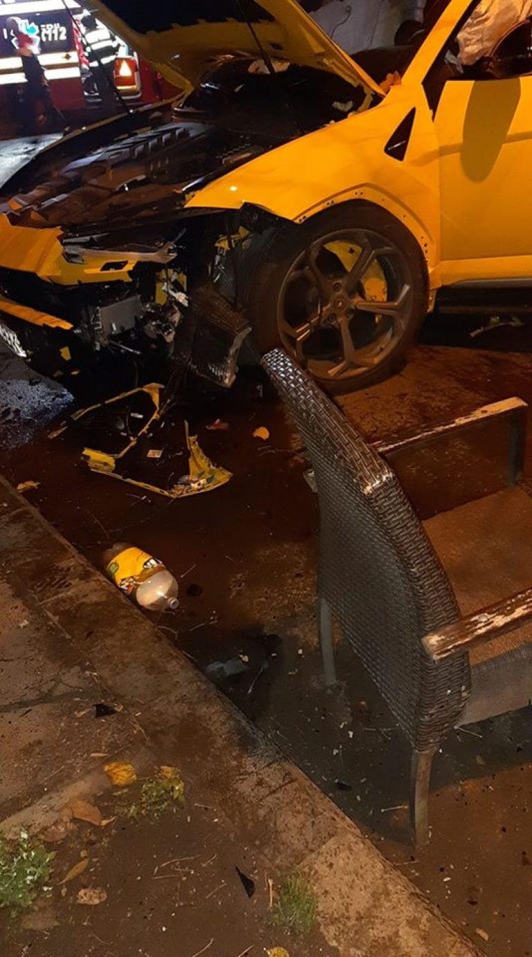 Accident teribil în București! Un Lamborghini și un BMW s-au zdrobit în cartierul Ferentari. Cum arată mașinile de sute de mii de euro după impactul devastator