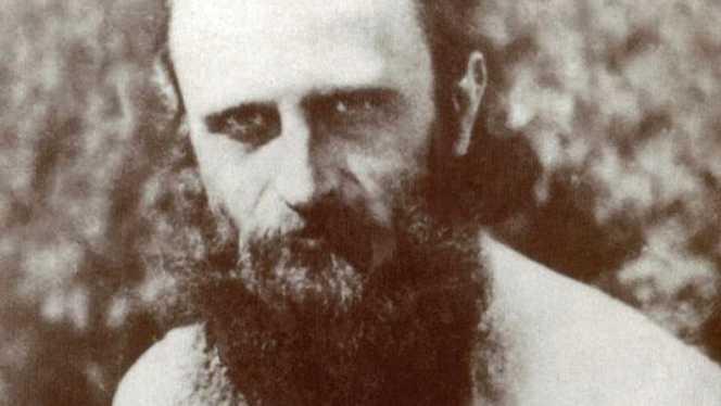 Mărturii despre minunile părintelui Arsenie Boca. "Am văzut oameni dezlegați de duhurile rele și un copil olog care a început să meargă" - Povești bazate pe realitate