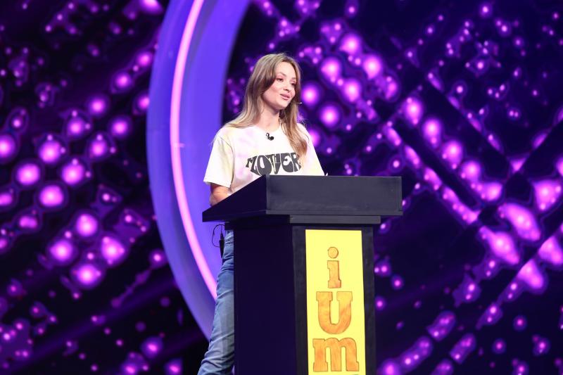 Ediția specială de la iUmor a adus pe scenă cei mai îndreptățiți oameni să-i ia la „roast” pe jurați! Marian Godină, Oana Matache și Andrei Bendeac au fost doar câțiva dintre aceștia