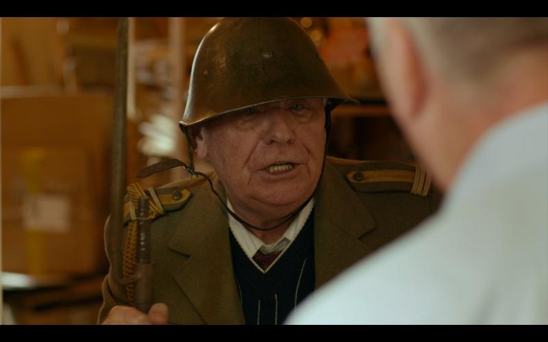 Ce s-a întâmplat în Mangalița, episodul 11. Doi cetățeni străini aduc panica în Mangalița, toată lumea crede că sunt veniți în control de la Uniunea Europeană. Primarul Stelian Manole ia atitudine și îi minuiește cu o masă tradițională