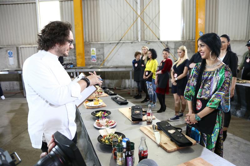 ”Chefi la cuțite”, lider de piață cu ediția de luni seară. Chef Scãrlãtescu şi-a ales cuţitul de aur