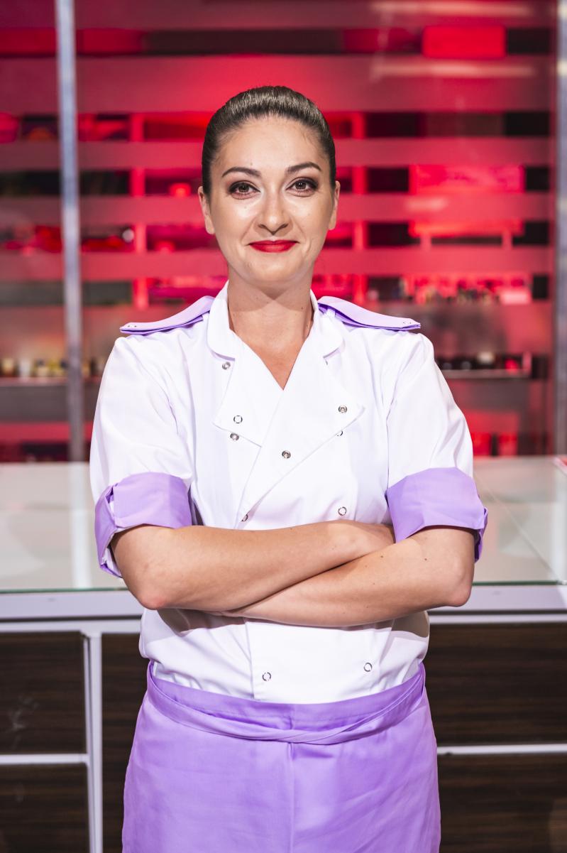 Șapte oameni, șapte șanse la trofeul sezonului 7! Ei sunt concurenții din echipa mov, condusă de chef Cătălin Scărlătescu