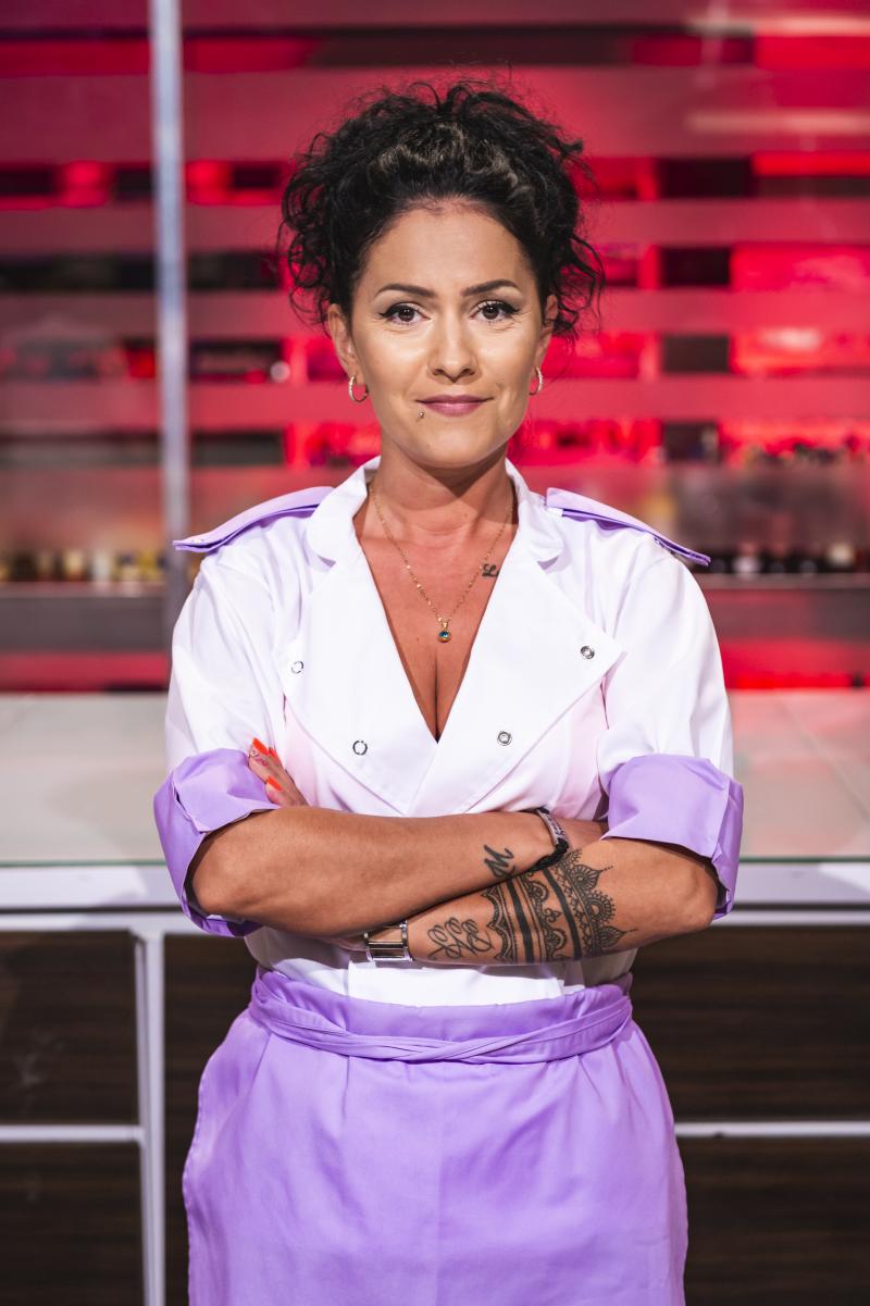 Șapte oameni, șapte șanse la trofeul sezonului 7! Ei sunt concurenții din echipa mov, condusă de chef Cătălin Scărlătescu