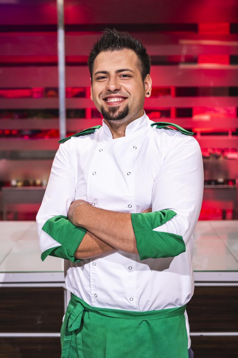 Chef Sorin Bontea conduce echipa verde în sezonul 7. Ei sunt concurenții pe care i-a ales "S-O făcă din nou lată"