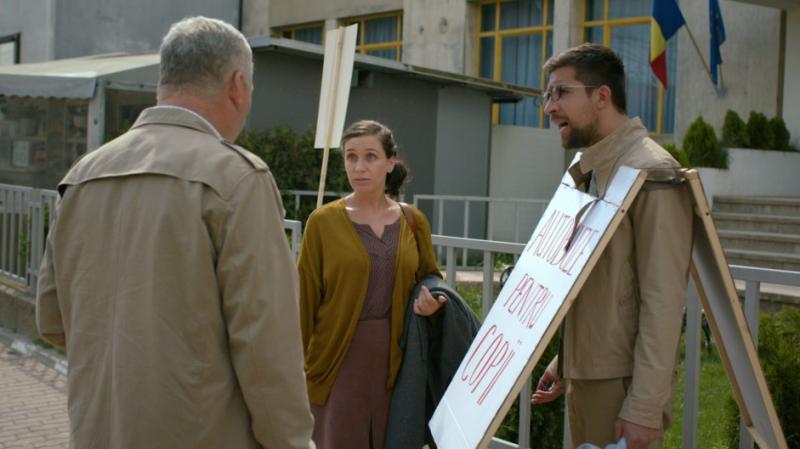 Sică, polițistul, intră în conflict cu directorul economic, iar doctorița Emilia îi face primarului din Mangalița o propunere de nerefuzat