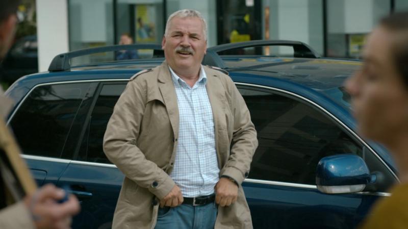 Sică, polițistul, intră în conflict cu directorul economic, iar doctorița Emilia îi face primarului din Mangalița o propunere de nerefuzat