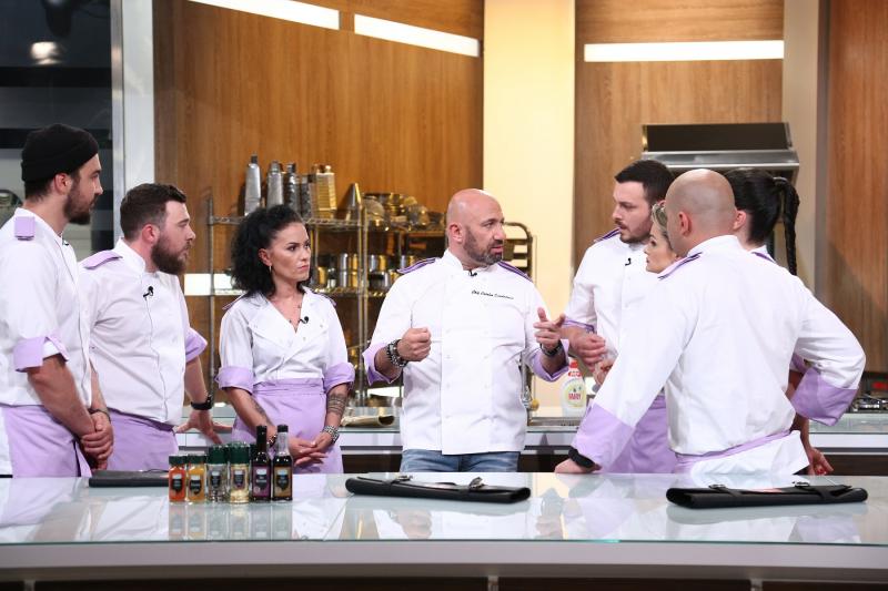 Încep battle-urile! Chefii, pregătiți să folosească amuletele încă din prima confruntare: "Va fi război"