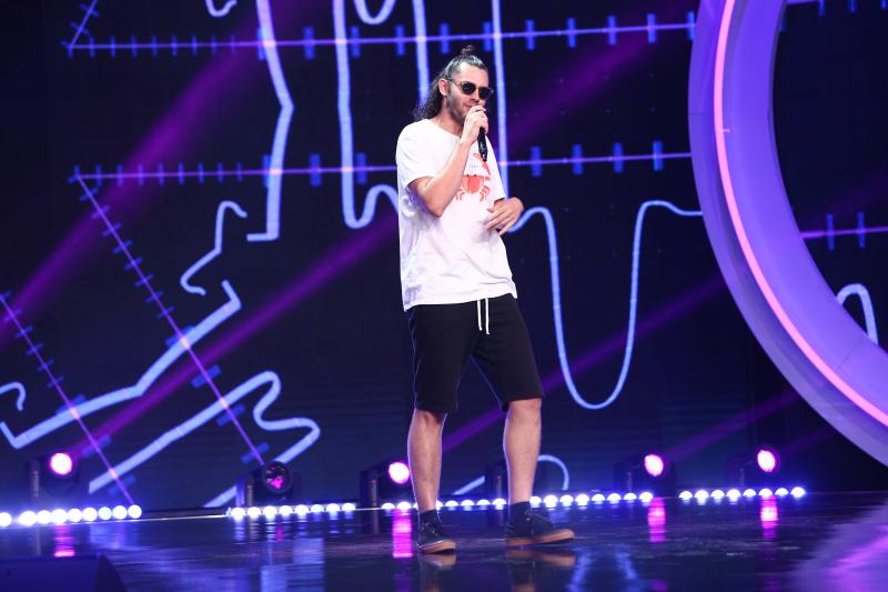 Ce s-a întâmplat la iUmor ediția nouă. Revenire spectaculoasă și un sărut cu Patrick Cottet, un număr de magie spectaculos și un Shakespeare Balcanic care și-a prezentat arta