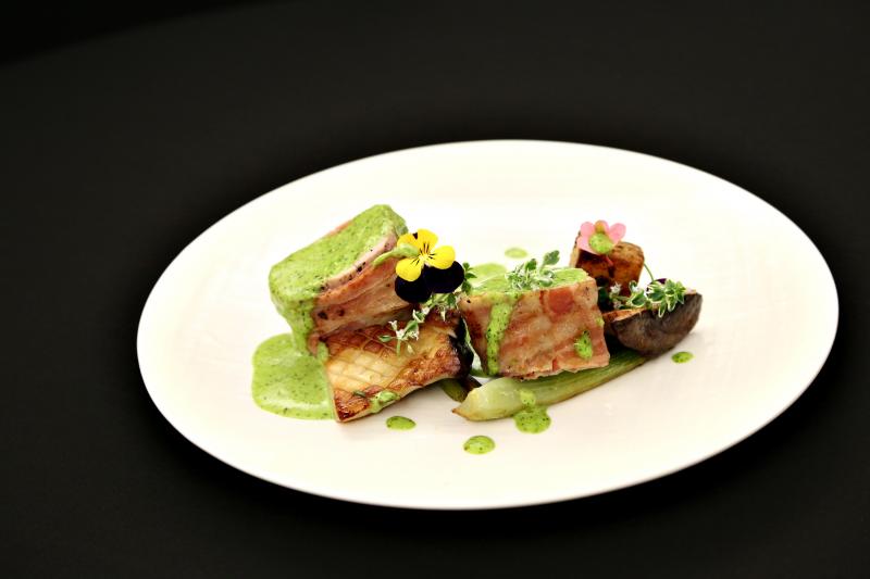 Chefi la cuțite, degustarea preparatelor. Chefii, surprinși plăcut de gusturile din farfurii! Chef Dumitrescu: Are un gust demențial. Parfumat, proaspăt, dulceag, ca o zi de primăvară