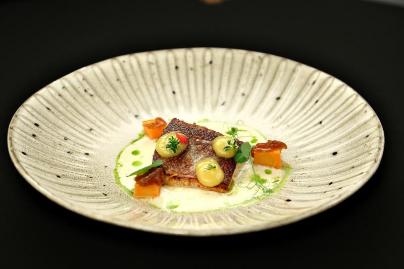 Chefi la cuțite, degustarea preparatelor. Chefii, surprinși plăcut de gusturile din farfurii! Chef Dumitrescu: Are un gust demențial. Parfumat, proaspăt, dulceag, ca o zi de primăvară