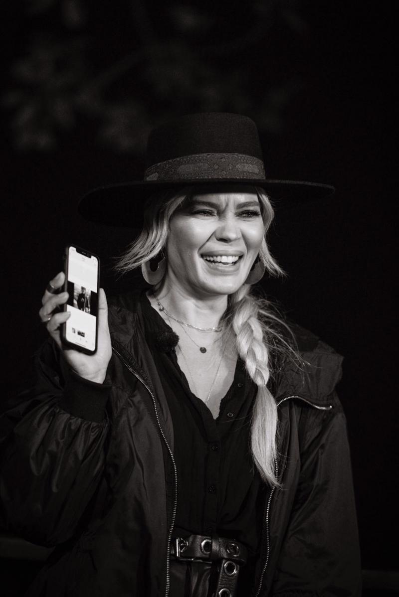 Gina Pistol, emoționată până la lacrimi de ziua ei de naștere