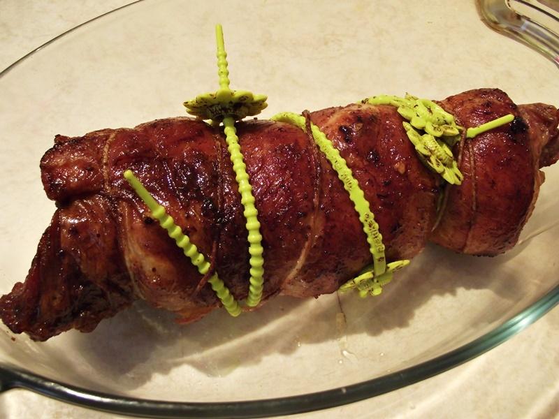 Rețete pentru masa de Crăciun. Rețetă de Ruladă din fleică de porc