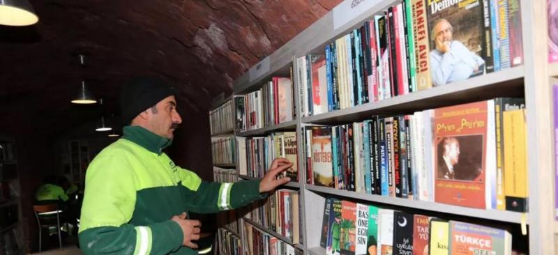 Li se spune „gunoieri”, dar merită tot respectul din lume! Ce au făcut angajații de la salubritate, pentru toți locuitorii din oraș