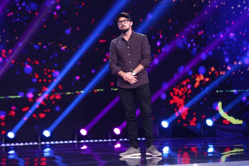 VIDEO: George Țintă a revenit cu o nouă serie de bancuri scurte! „Nu contează cât de mari se fac unii porci, tot mici ajung”