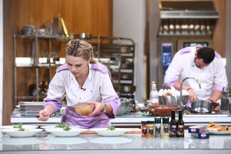 Șervețelele au fost ingredientul principal în semifinala Chefi la cuțite! Trei probe de foc au decis concurenții din finală! Ce s-a întâmplat în ediția din 16 decembrie 2019