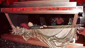 FOTO/ Ți se face pielea de găină! E mort de 95 de ani și arată perfect! Trupul lui Lenin zace într-un mausoleu din Moscova