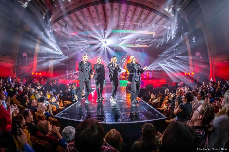 Ștefan Bănică a sărbătorit „majoratul” concertelor de Crăciun! Patru spectacole Sold Out la Sala Palatului