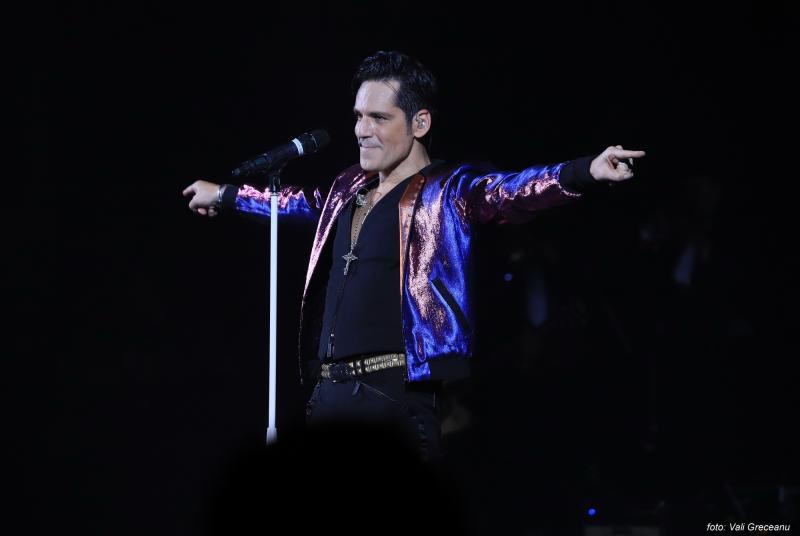 Ștefan Bănică a sărbătorit „majoratul” concertelor de Crăciun! Patru spectacole Sold Out la Sala Palatului