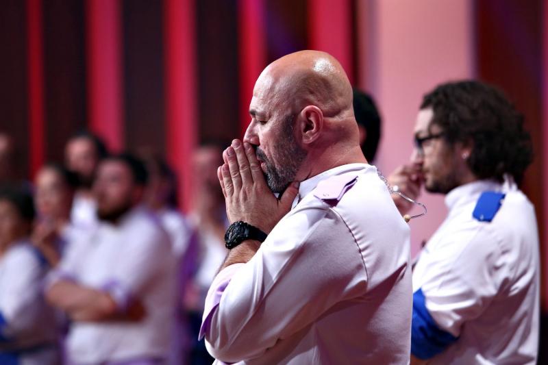 Lacrimi în ochii câștigătorului Chefi la cuțite, sezonul 7. Alexandru Comerzan: "Chef Scărlătescu e bun, e sufletist. Am câștigat împreună!"
