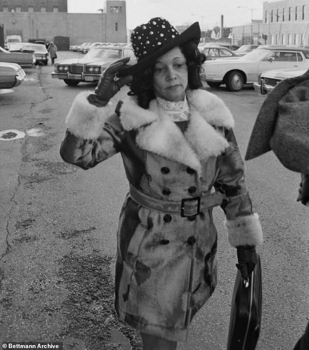 „Bună ziua! Ați fost răpit acum 50 de ani de o asistentă, chiar din brațele mamei! V-a luat locul alt copil. Paul vă cheamă!”