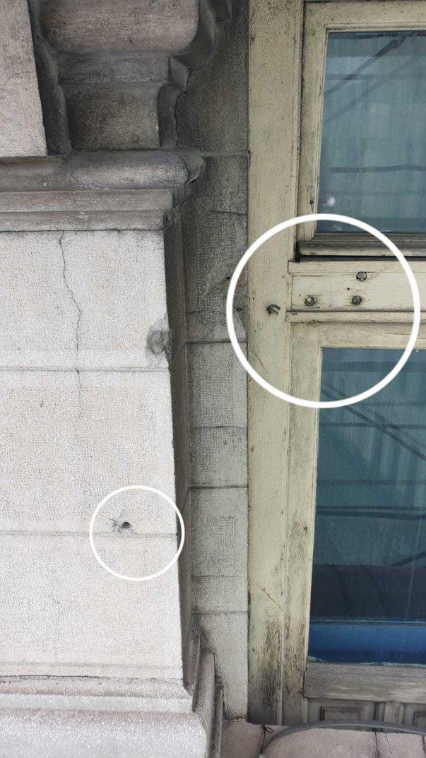 Lupta pentru libertate este vizibilă în București la 30 de ani de la Revoluție. Urmele gloanțelor descoperite pe o casă din centrul Capitalei