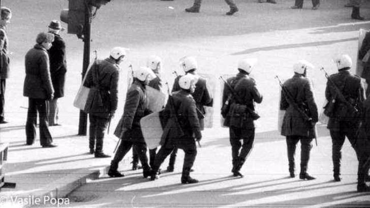 Lupta pentru libertate este vizibilă în București la 30 de ani de la Revoluție. Urmele gloanțelor descoperite pe o casă din centrul Capitalei