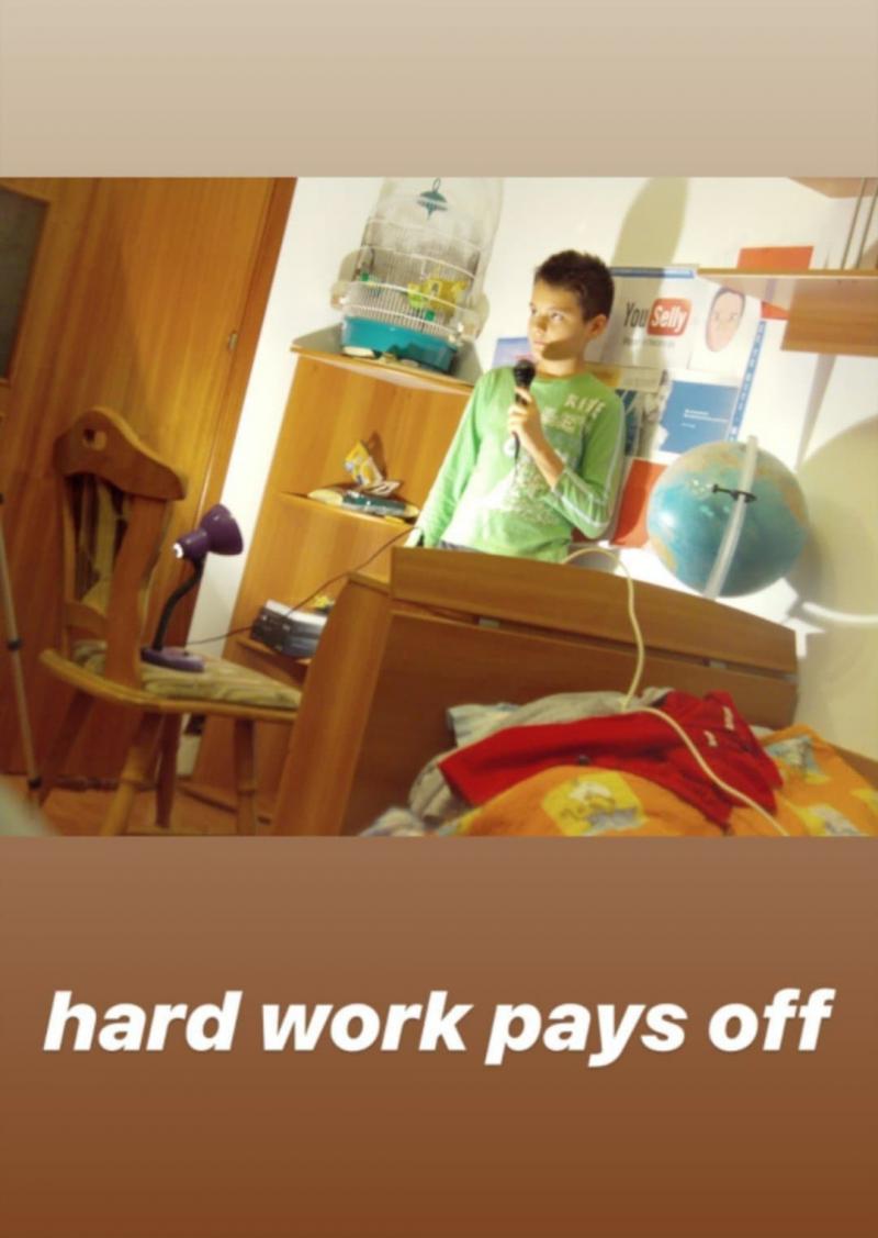 Nu o să-l recunoști! Iată cum arăta Selly în primul său vlog. Vedeta se laudă cu poze de acum 7 ani