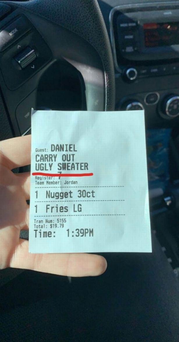 Ce este în neregulă cu puloverul lui? Un bărbat a fost jignit de angajații unui fast-food direct pe nota de plată: „Urât pulover” - FOTO
