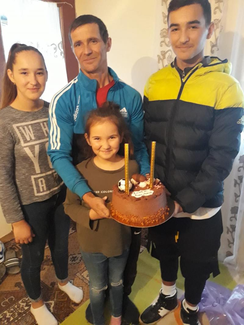 Vizită emoționantă a polițiștilor din Vrancea la trei copii care și-au pierdut mama într-un accident rutier: "Mami nu mai vine niciodată"