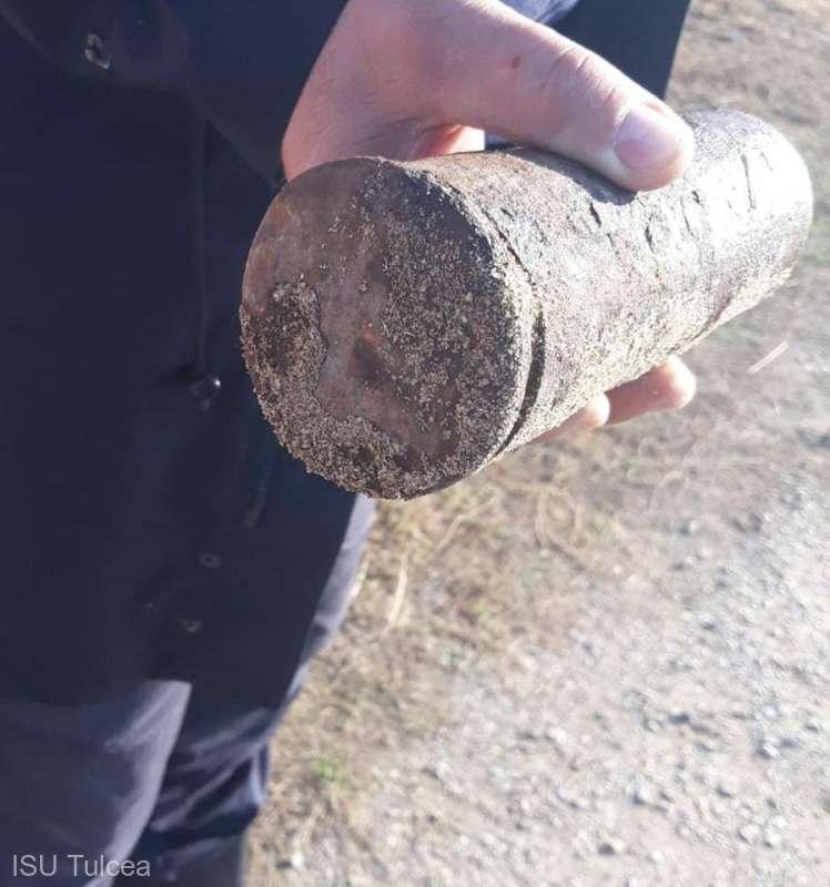 Muncitorii din Cerna săpau în pământ atunci când s-au oprit îngroziți! Peste ce au dat | FOTO