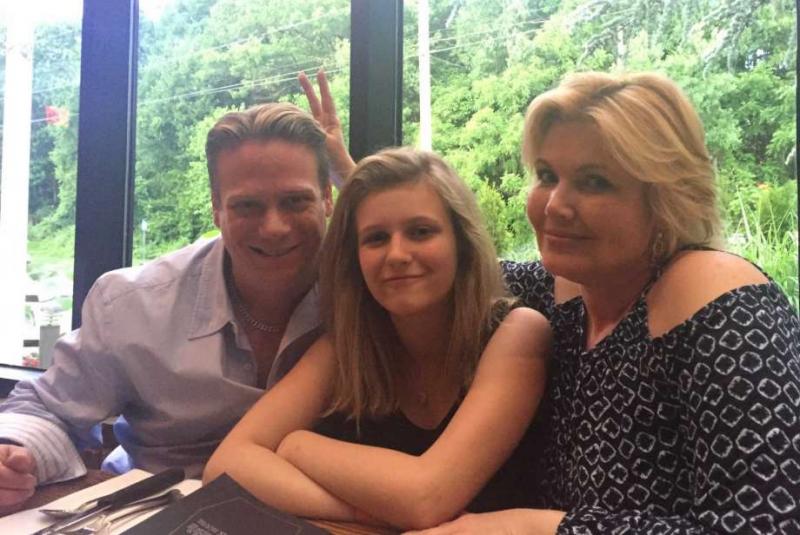 O adolescentă de 16 ani și-a postat ultimele clipe din viață pe Snapchat. Cu lacrimi în ochi, se întreba dacă să se sinucidă sau nu: „A fost împinsă să se sinucidă! E vina lor!”