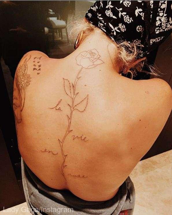 Fanii filmului sunt în extaz! Lady Gaga şi-a făcut un nou tatuaj inspirat de "A Star Is Born''