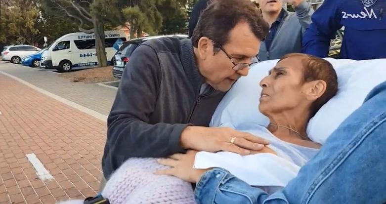 Doctorii i-au fost îngeri pentru ultima oară în viață! O femeie bolnavă de cancer a avut o ultimă dorință înainte să moară, iar doctorii au reușit să i-o îndeplinească