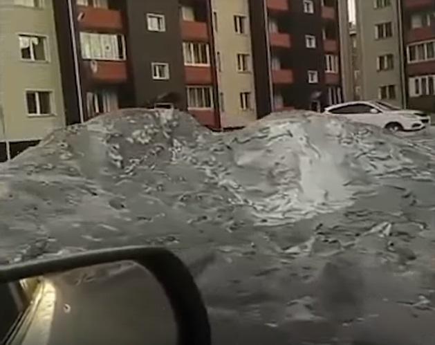 Imagini șocante! A nins cu zăpadă neagră și toxică într-o regiune! Peste 2,6 milioane de oameni sunt în pericol. Video