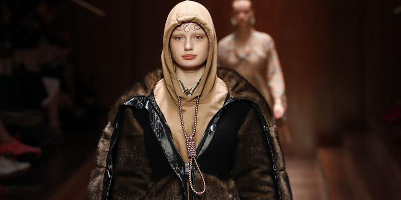 „Sinuciderea nu este modă”. Gafă colosală în modă! Burberry a șocat cu un hanorac – Foto