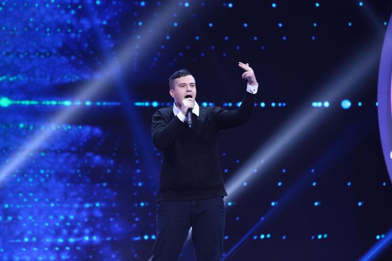 Ediția 1. Sezonul 6 a debutat senzațional! Mihai Bendeac ne-a spus va fi tată, un roast eșuat, incantații tribalice și un șarpe transformat în pui de găină!